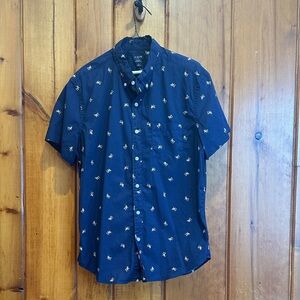 J. Crew Men’s Short Sleeved Navy Bulldog Christmas Button Down Shirt Size L
